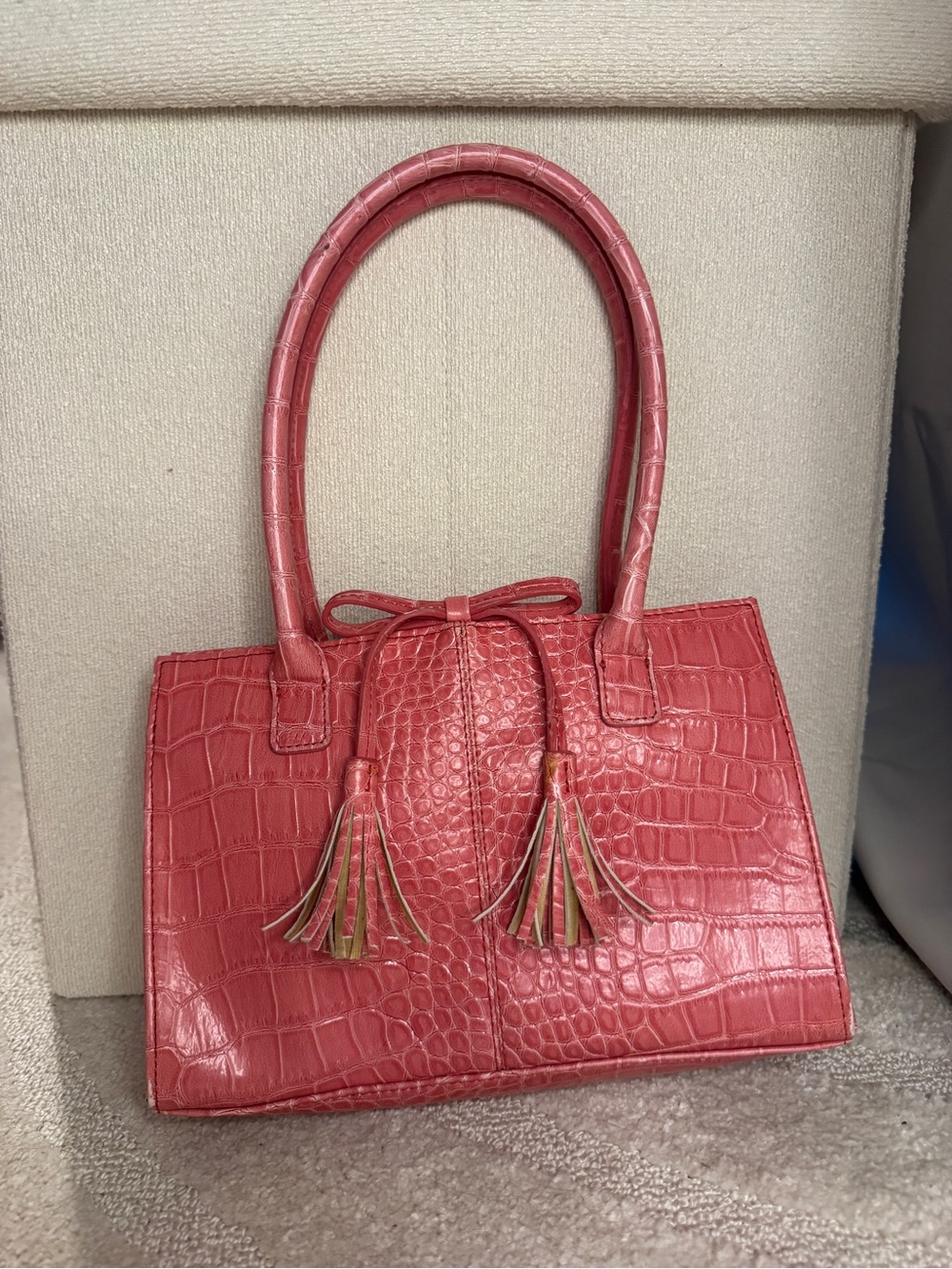 Vintage Y2K Liz Claiborne Pink Croc Embossed Bow Tassel Shoulder Bag